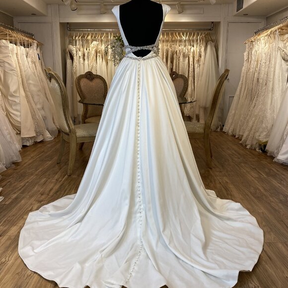 Aline Ballgown Satin Backless Wedding Dress, POCKETS Ivory Scoop Neck SAMPLE - Picture 3 of 11